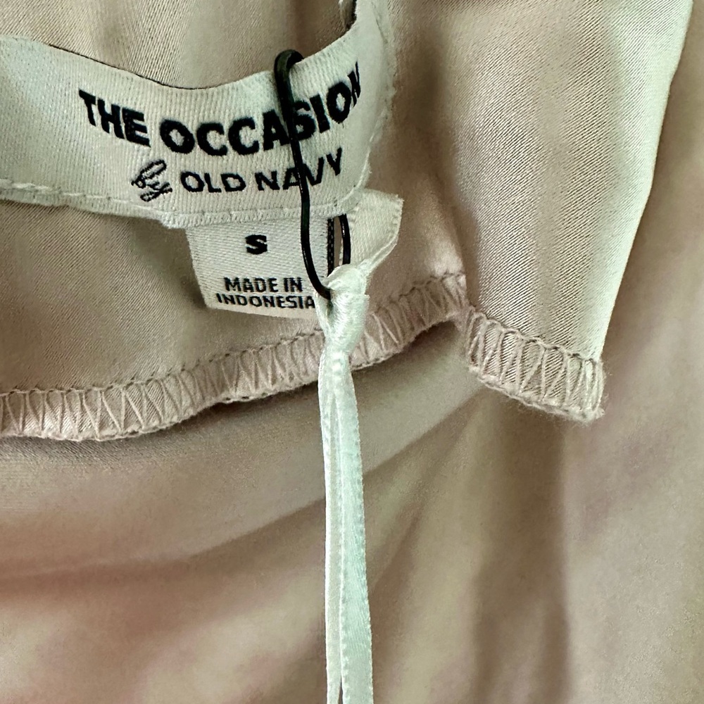 The Occasion Old Navy Elegant Satin Cowl Maxi Dress in Champagne - Picture 7 of 8